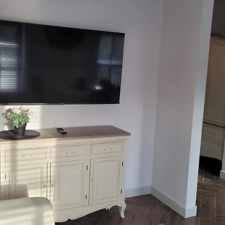 Jaracza 28/16 아파트